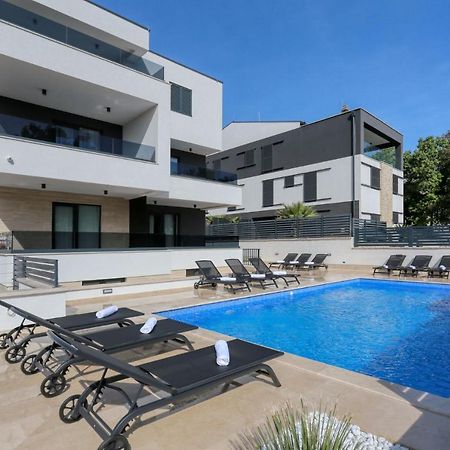 Villa Ankora 1 With Heated Pool 비오그라드나모루 외부 사진