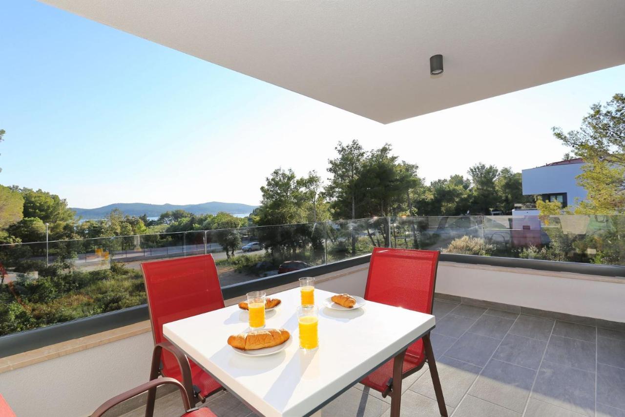 Villa Ankora 1 With Heated Pool 비오그라드나모루 외부 사진