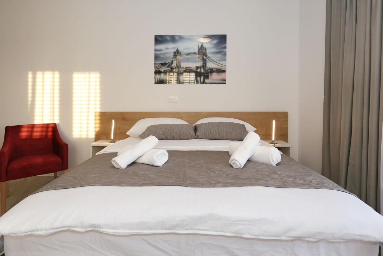 Villa Ankora 1 With Heated Pool 비오그라드나모루 외부 사진