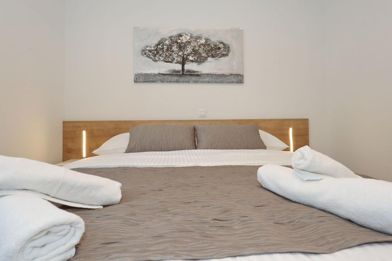 Villa Ankora 1 With Heated Pool 비오그라드나모루 외부 사진