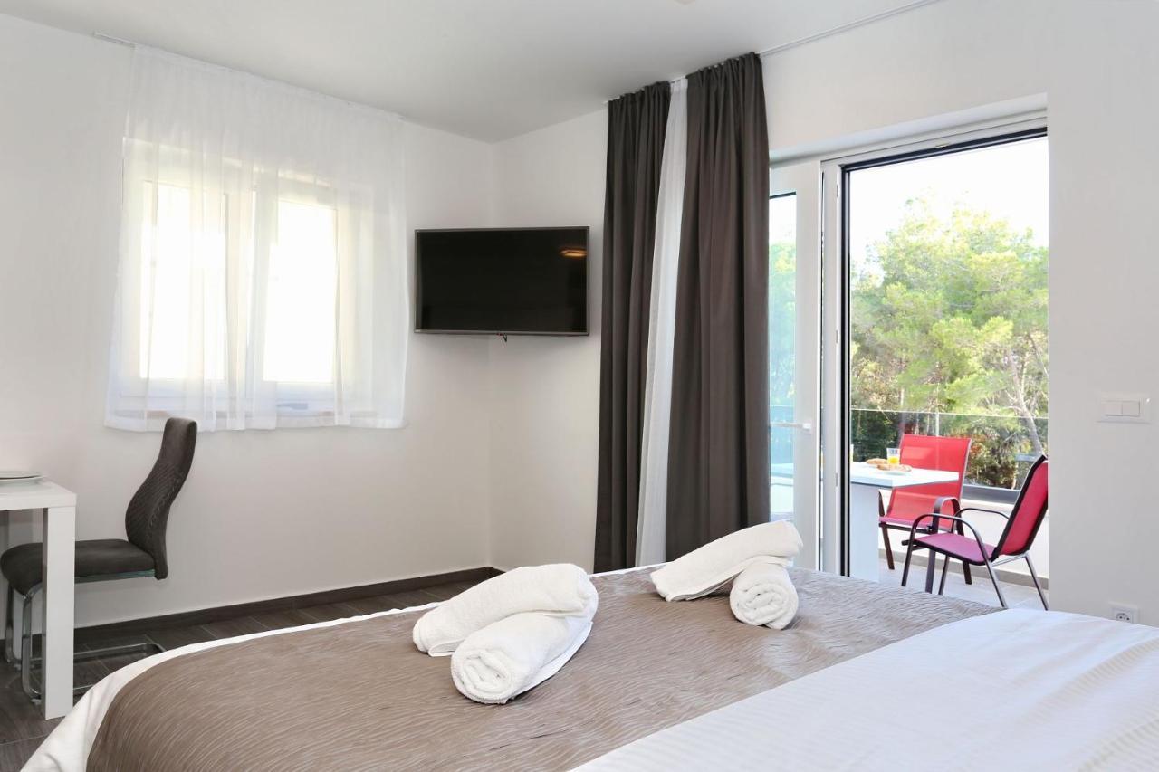 Villa Ankora 1 With Heated Pool 비오그라드나모루 외부 사진