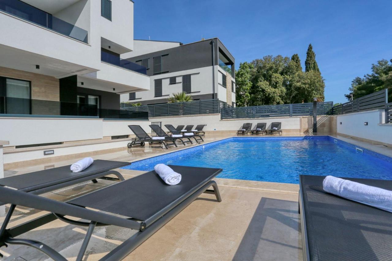 Villa Ankora 1 With Heated Pool 비오그라드나모루 외부 사진