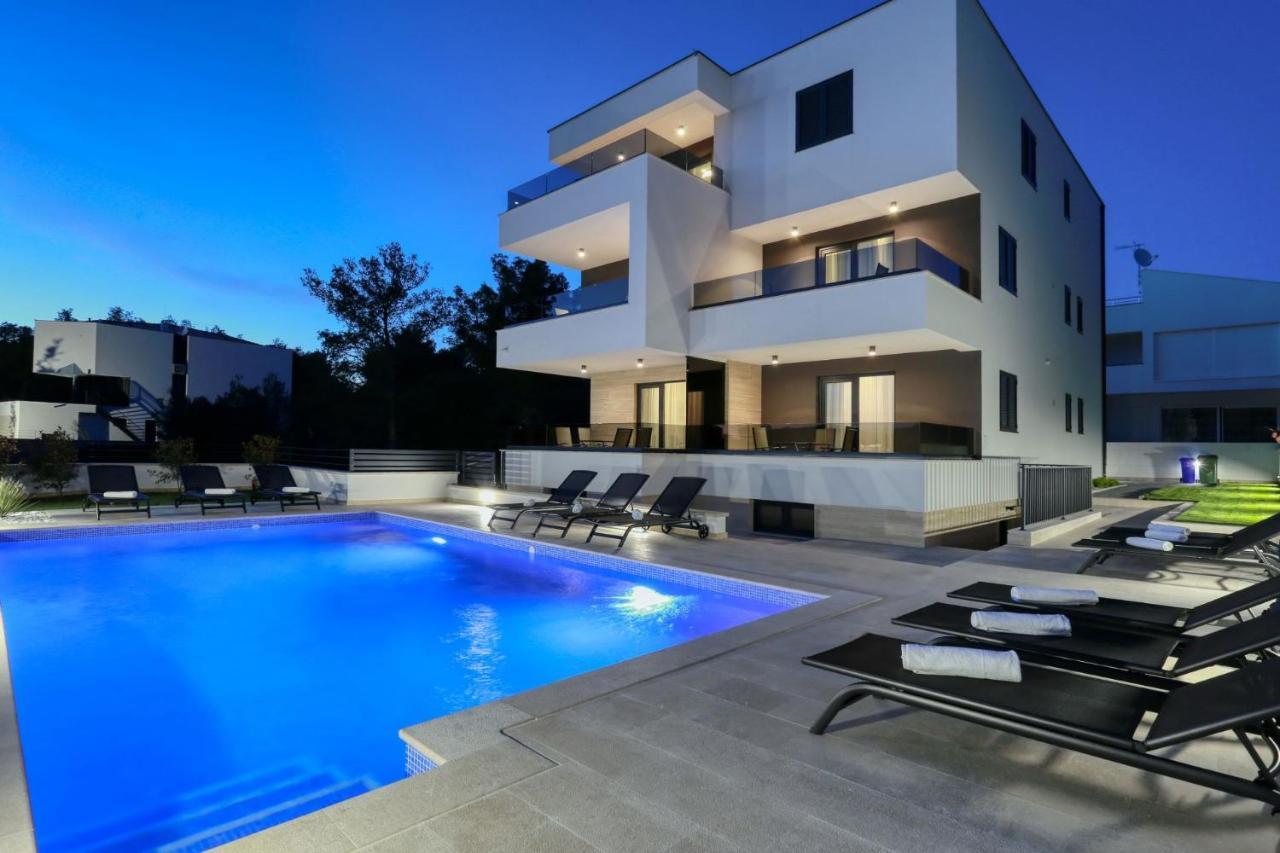 Villa Ankora 1 With Heated Pool 비오그라드나모루 외부 사진