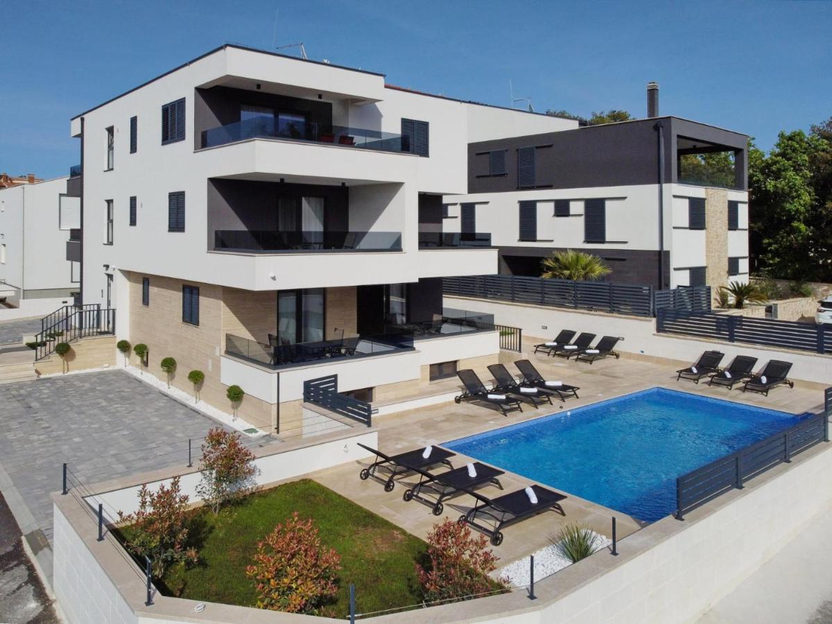 Villa Ankora 1 With Heated Pool 비오그라드나모루 외부 사진