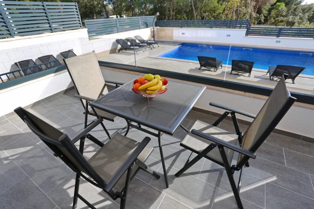 Villa Ankora 1 With Heated Pool 비오그라드나모루 외부 사진